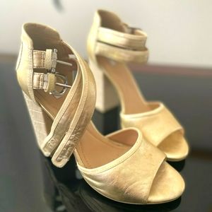 Geox high heels Size 8.5 Tan Gold Colour